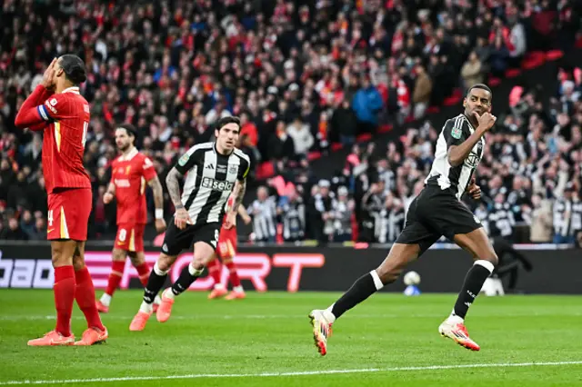 Alexander Isak (R) celebrates