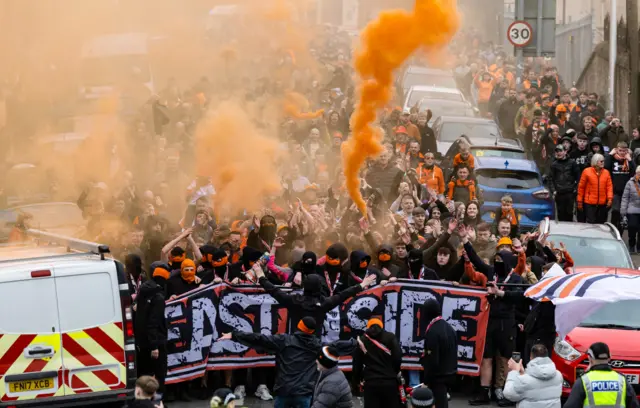 Dundee United fan march