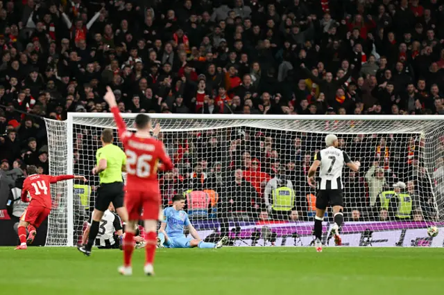 Newcastle United's English goalkeeper Nick Pope (C) reacts