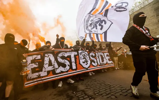 Dundee United fan march