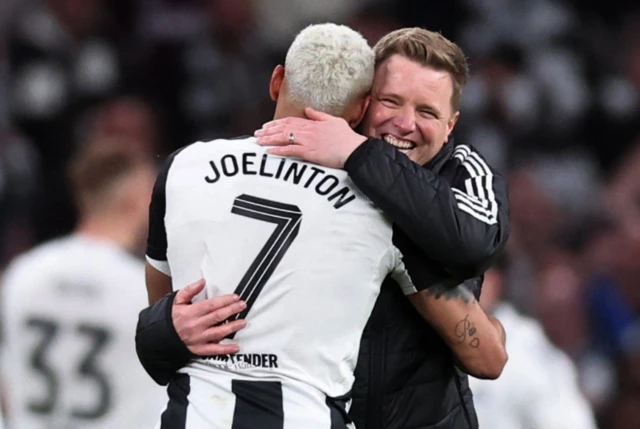 Newcastle United manager Eddie Howe and Joelinton celebrate