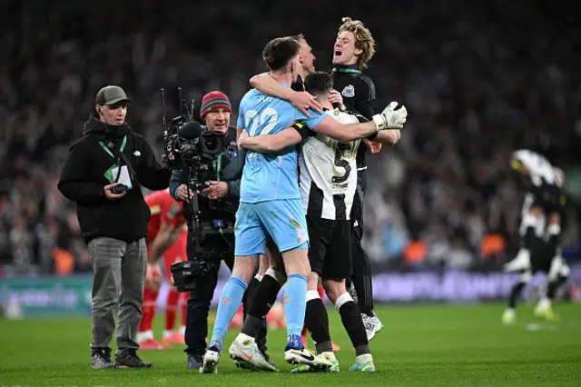 Callum Wilson (L) and Newcastle United's English defender #02 Kieran Trippier celebrate