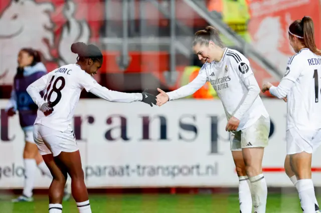 Signe Bruun of Real Madrid scores the 1:2 and celebrates the goal with Linda Caicedo.