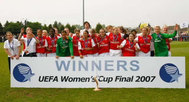 Arsenal celebrate winning the Uefa Women's Cup in 2007