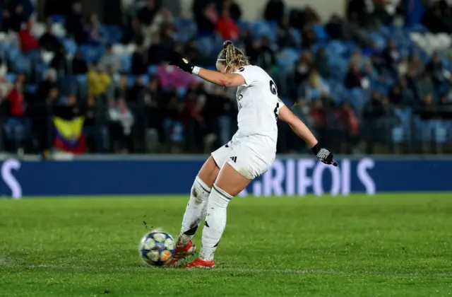 Athenea of Real Madrid scores her team's second goal