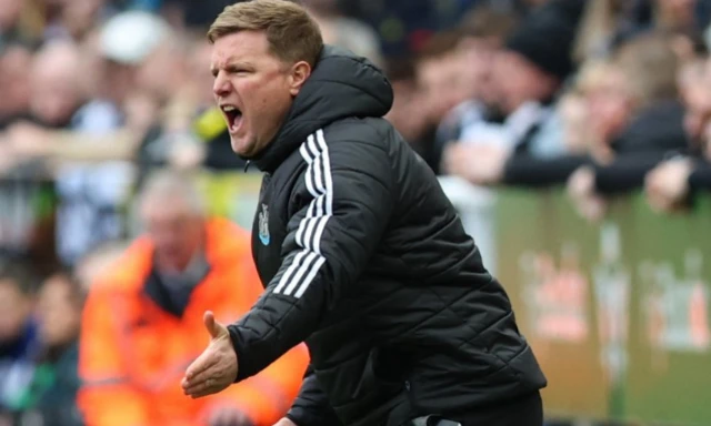 Newcastle United manager Eddie Howe reacts