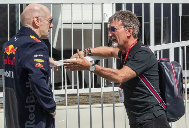 Adrian Newey speaking to Eddie Jordan