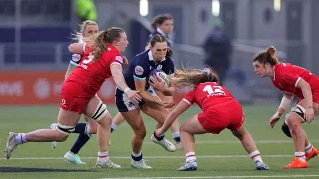 Emma Orr carries for Scotland