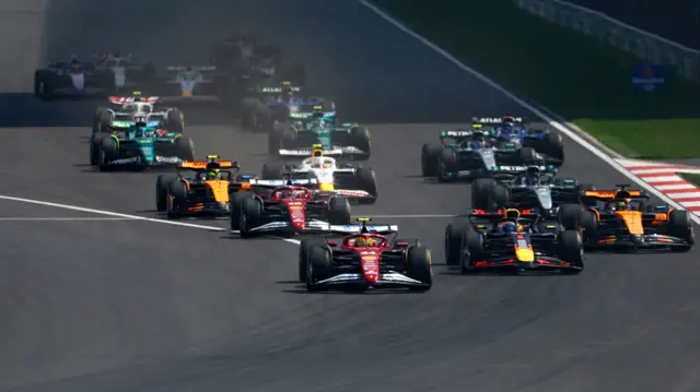 Sprint race start as Lewis Hamilton leads in Shanghai