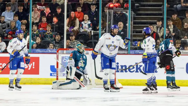 Fife open scoring in Belfast