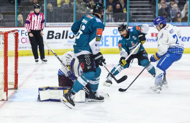 Giants JJ Piccinich completes his hat-trick