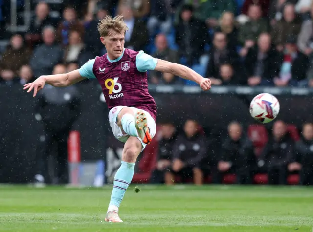 Zian Flemming scores for Burnley against Bristol City