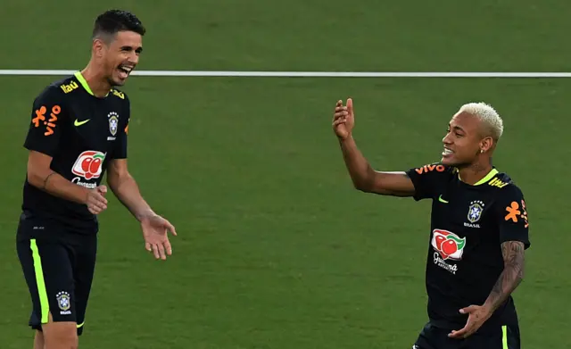 Oscar and Neymar in Brazil training