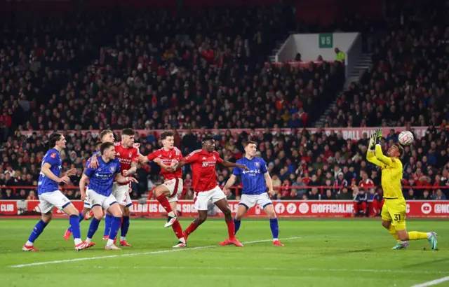 Ryan Yates of Nottingham Forest scores his team's first goal.