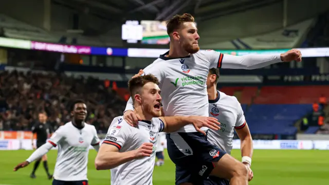 Bolton celebrate v Birmingham