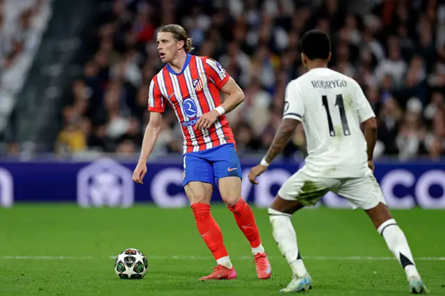 Conor Gallagher of Atletico Madrid on the ball