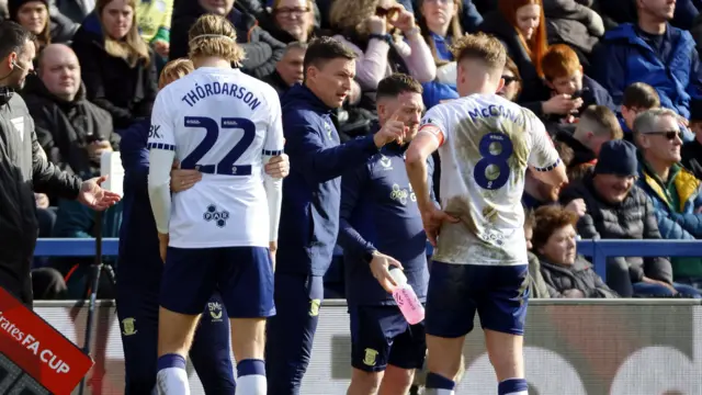 Preston boss Paul Heckingbottom coaching his players on the touchline