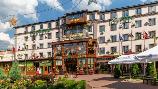 Central Hotel, in Kryvyi Rih, before it was hit by Russian strikes