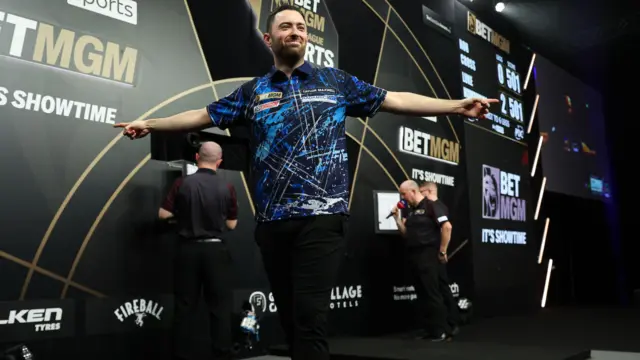 Luke Humphries hits nine-darter in Premier League