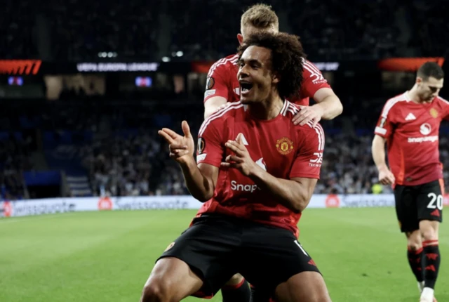 Manchester United's Joshua Zirkzee celebrates