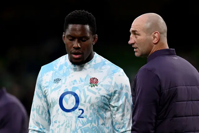 Maro Itoje of England chats to Steve Borthwick