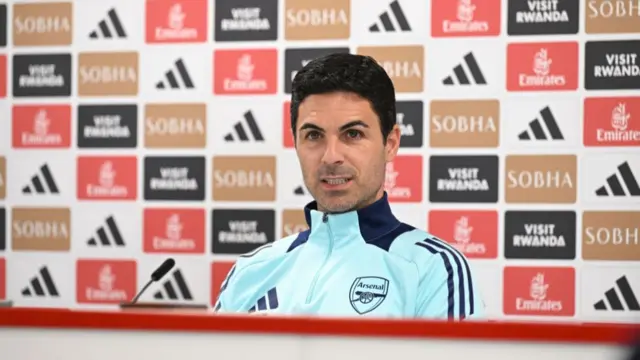 Mikel Arteta at a news conference