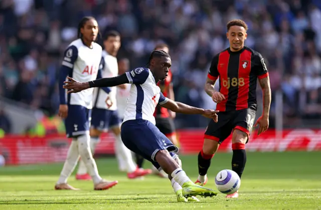 Yves Bissouma of Tottenham Hotspur passes the ball