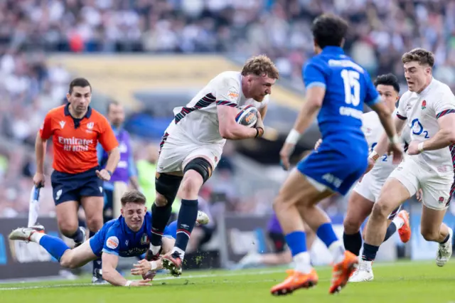 Ollie Chessum running with the ball