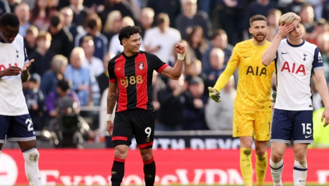 AFC Bournemouth's Evanilson celebrates