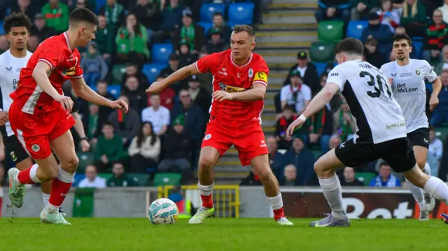 Cliftonville in posession against Glentoran