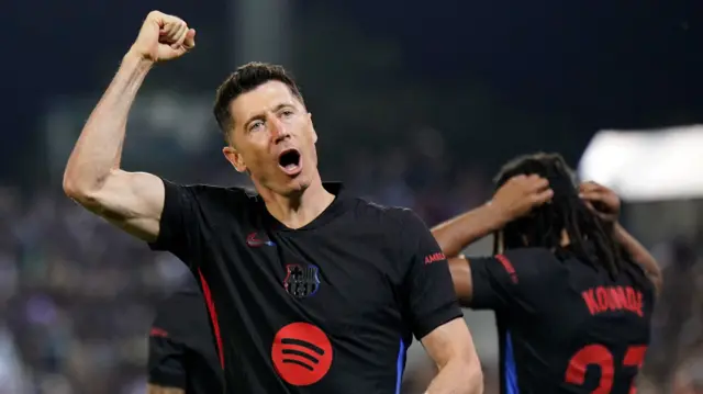 Robert Lewandowski celebrates