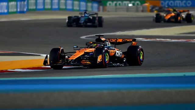 Oscar Piastri leading the Bahrain Grand Prix