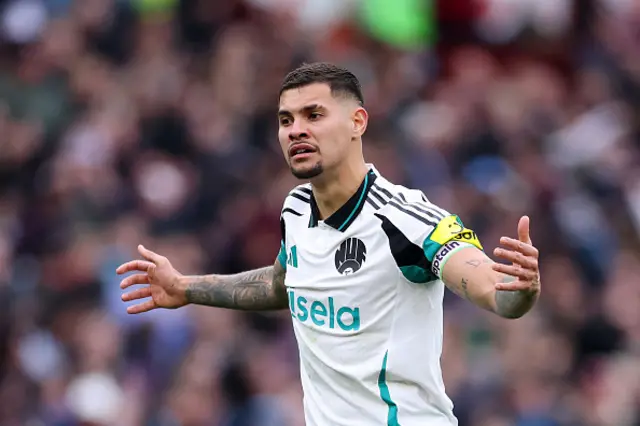 Bruno Guimaraes of Newcastle United reacts