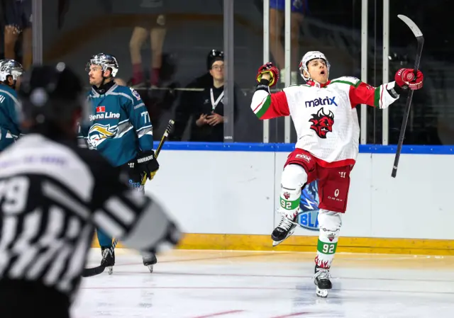MacDonald scores for Devils