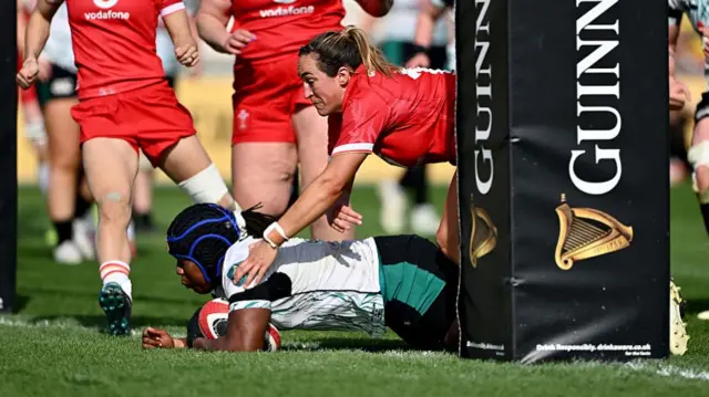 Linda Djougang scores another Irish try