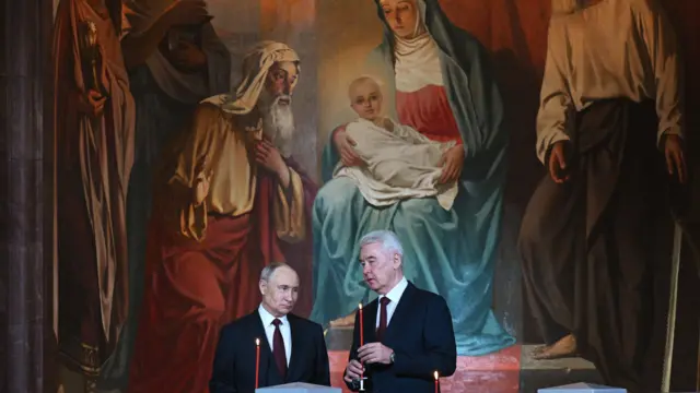 Vladamir Putin attends an Easter sunday service. He is joined by Moscow Mayor Sergei Sobyanin.