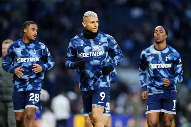 Richarlison, Tel and Odobert warm up