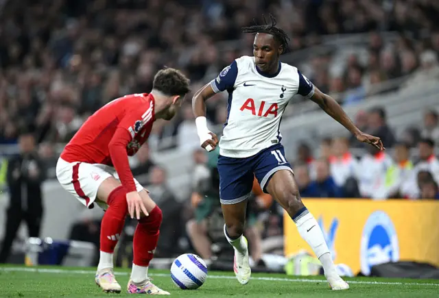 Tel runs at Williams on the wing