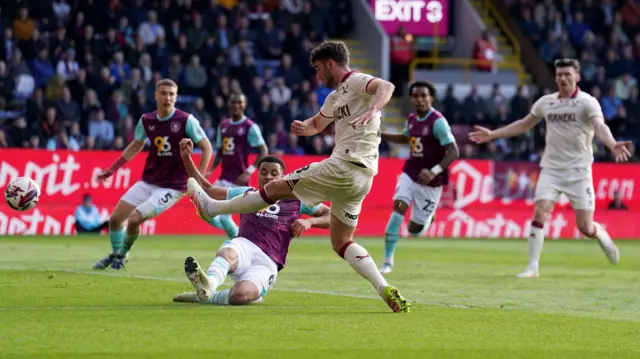 Tom Cannon equalises for Sheffield United