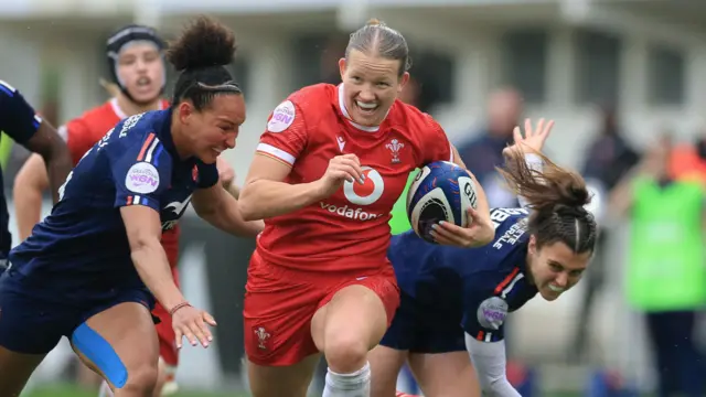 Carys Cox against France