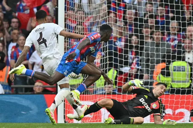 Ismaila Sarr scores