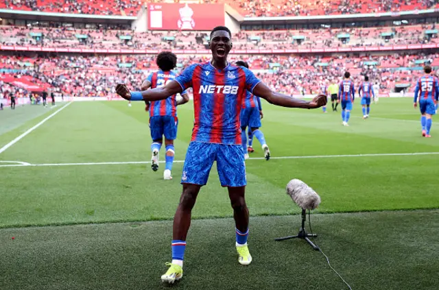 Ismaila Sarr of Crystal Palace celebrates