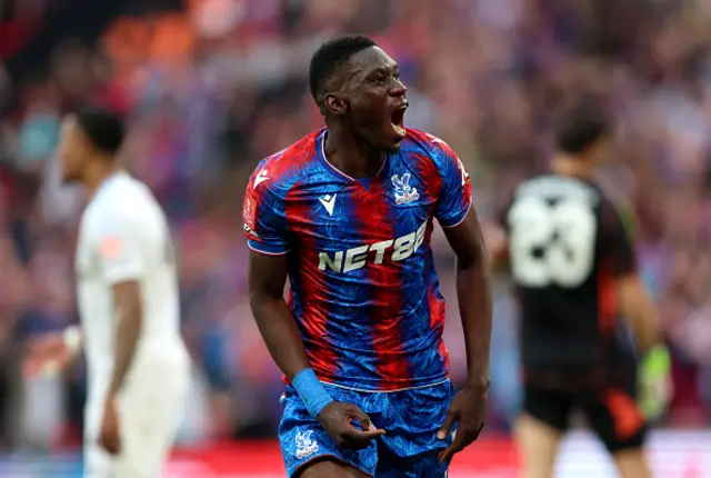 Ismaila Sarr of Crystal Palace celebrates
