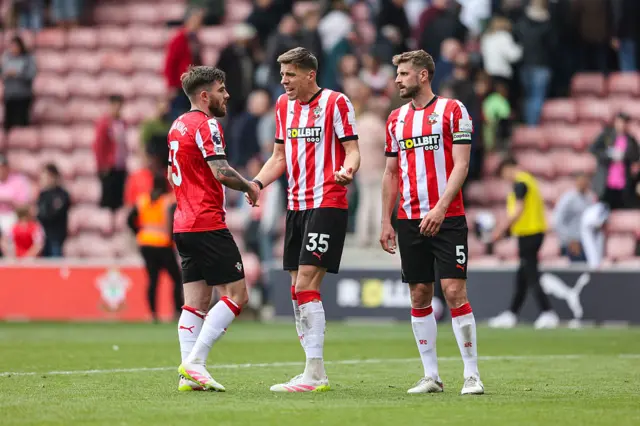 Southampton players chat at full time