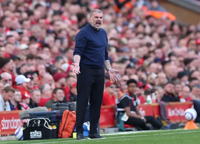 Ange Postecoglou, Manager of Tottenham Hotspur, reacts