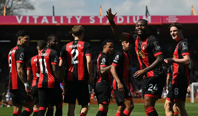 Antoine Semenyo celebrates with teammates