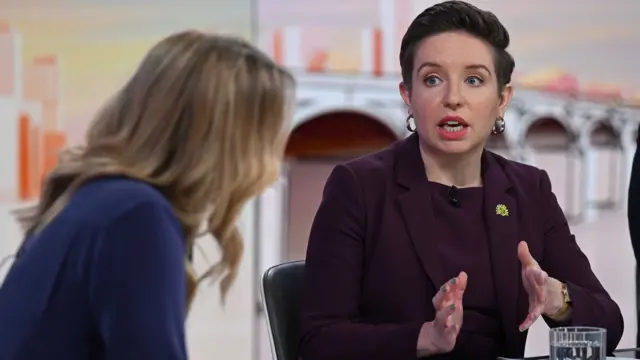Carla Denyer speaks with Laura Kuenssberg