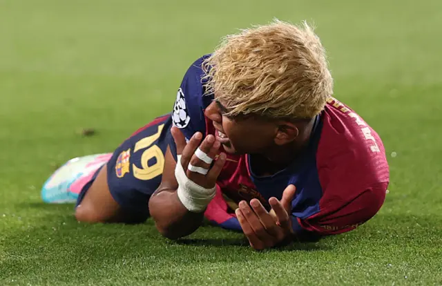Lamine Yamal of FC Barcelona reacts