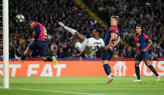 Denzel Dumfries of FC Internazionale score