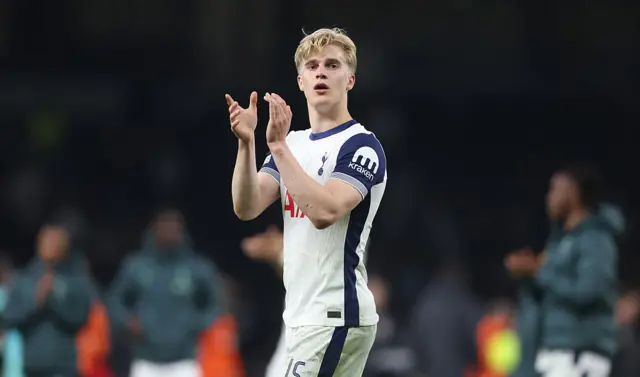 Tottenham Hotspur's Lucas Bergvall applauds the fans at the final whistle during the UEFA Europa League 2024/25 Quarter Final First Leg match between Tottenham Hotspur and Eintracht Frankfurt at Tottenham Hotspur Stadium on April 10,
